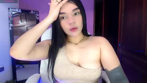 veronica_118 online show from December 3, 4:59 pm