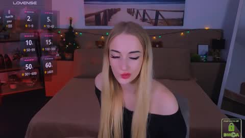 violet__t online show from December 16, 9:48 pm