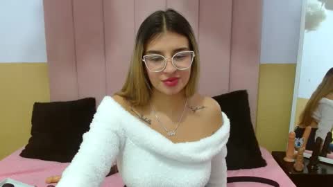 violetalittlee online show from January 17, 3:28 pm