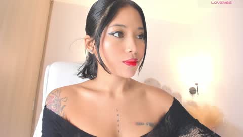 violeth___ online show from December 23, 11:17 am