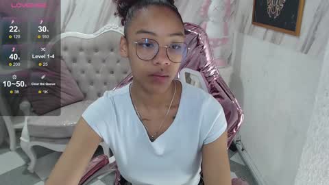 violeth_b online show from December 30, 12:33 pm