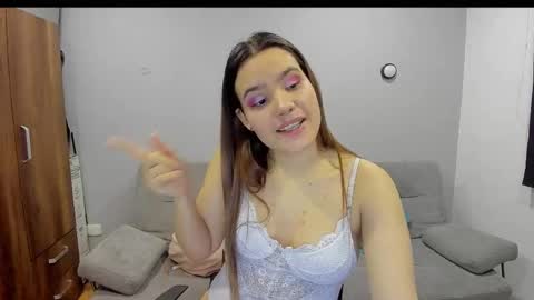 violett_nice online show from February 11, 12:06 am