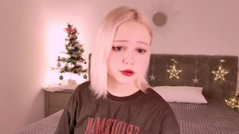 vivian_meow online show from January 1, 8:48 pm