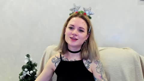 Vivian Bloom online show from January 1, 5:42 pm