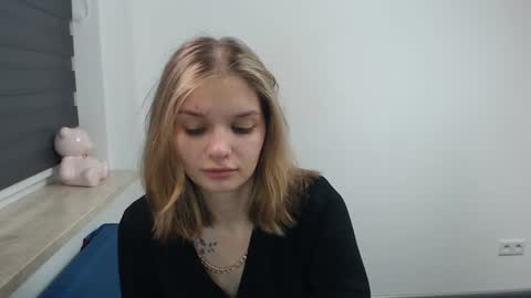 vivien_slender online show from November 11, 1:07 pm