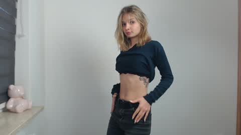 vivien_slender online show from December 6, 11:13 am