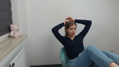 vivien_slender online show from December 10, 9:52 am