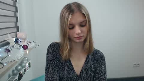 vivien_slender online show from December 21, 12:26 pm