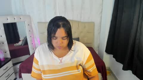 wanda_watson01 online show from November 15, 3:39 am