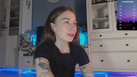 weed_princesss online show from December 21, 2:45 pm