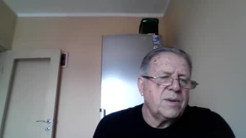 wer_tman157868 online show from December 23, 11:17 am