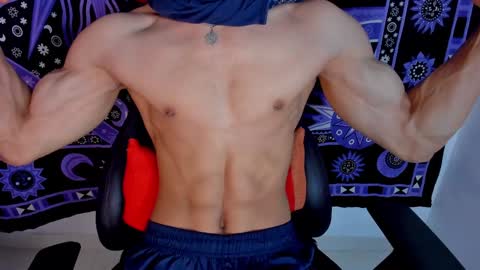 willy_veins online show from December 18, 6:37 am