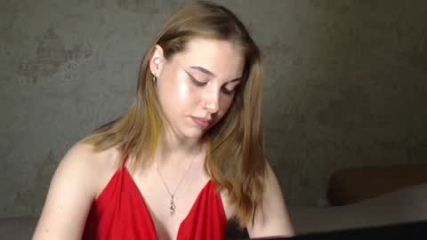 wira_witch online show from November 12, 3:32 pm