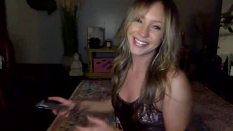 xLacyy online show from December 4, 2:39 am