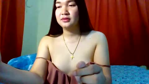 HI IM PAULINE online show from January 6, 2:45 am