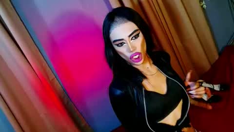 miss yasii online show from January 7, 4:01 pm