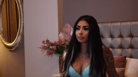 YasminaFire online show from December 17, 4:37 am