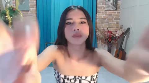 ymee_shane18 online show from December 26, 2:15 am