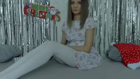 Lily online show from December 20, 5:20 am