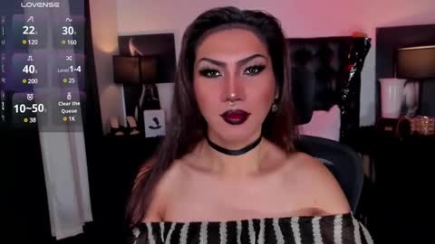 yourqueenisabella online show from December 23, 12:37 am