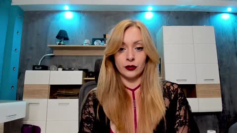 YourVenus00 -Follow my OF online show from November 18, 4:48 pm