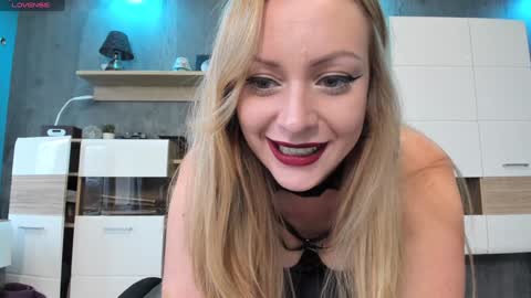 YourVenus00 -Follow my OF online show from November 28, 9:30 am