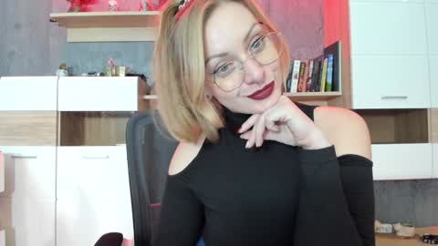 YourVenus00 -Follow my OF online show from January 4, 7:44 pm