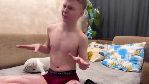 zac_forz online show from December 22, 1:27 pm