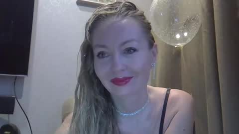 Zarina Swift online show from November 26, 4:35 am