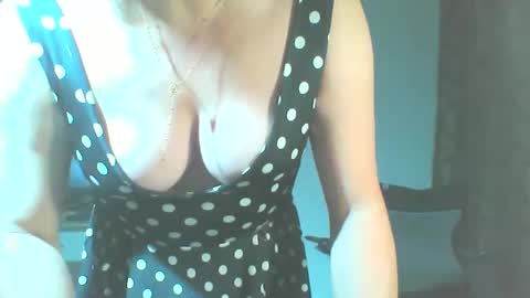 zoe_73 online show from December 20, 12:16 am