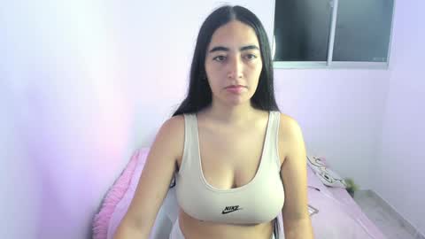 zoe_jones7 online show from January 10, 3:06 am