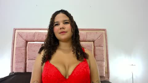 zoee_lov online show from January 22, 3:03 am