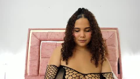 zoee_lov online show from December 14, 3:14 am