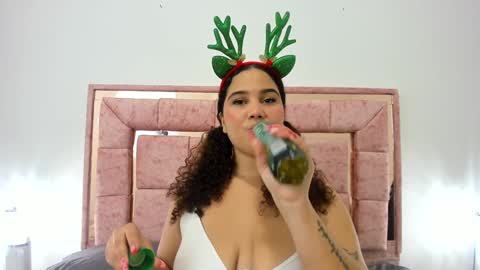 zoee_lov online show from December 28, 2:48 am