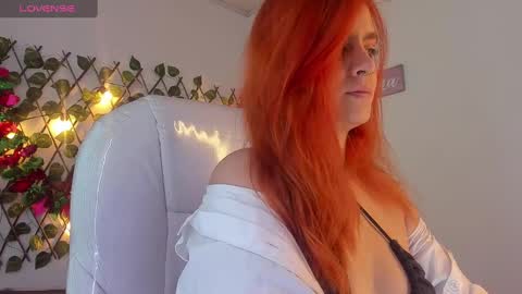 zoee_thompsonn online show from December 18, 7:49 pm