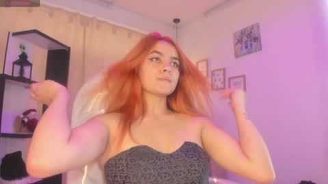 zoee_thompsonn online show from December 24, 7:48 pm