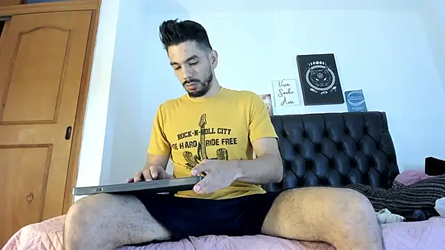 JohanyLatino online show from December 31, 3:38 pm