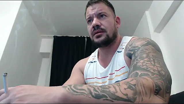 musclemonster31 online show from January 1, 1:39 am