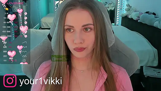 Vikki Cheese online show from December 6, 7:22 pm