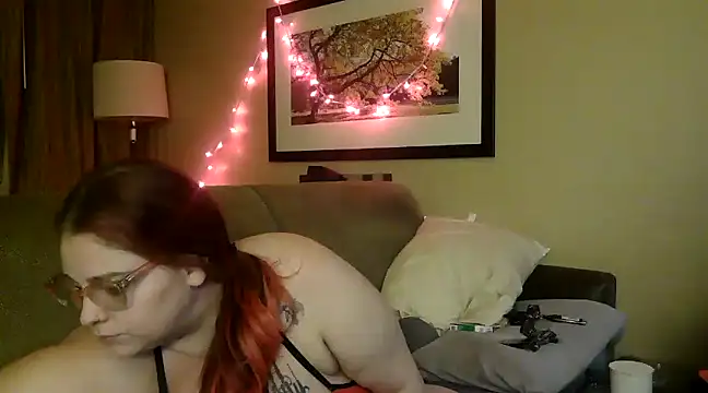 mysticlynn420 online show from December 8, 1:38 am