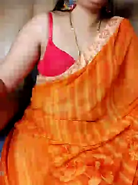 Hot Traditional Housewife online show from December 17, 4:22 pm