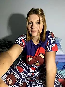 MirandaRoxx online show from November 16, 4:22 am