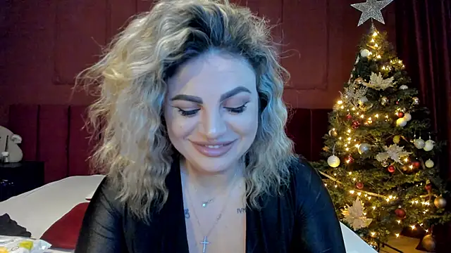 booty queen  online show from December 8, 6:44 am