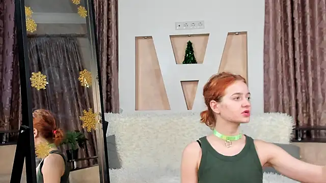 HayleyLi online show from December 11, 1:23 pm