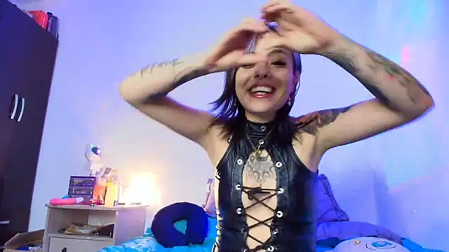 Alicia Ortiiz online show from January 3, 10:58 pm