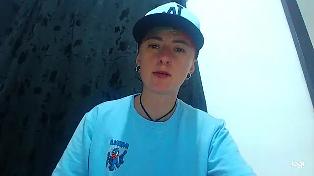 tomboyblue online show from December 6, 9:24 am