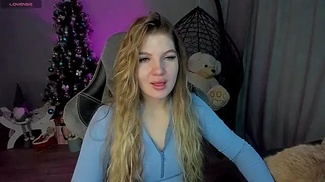 lily williamss online show from December 14, 12:11 am