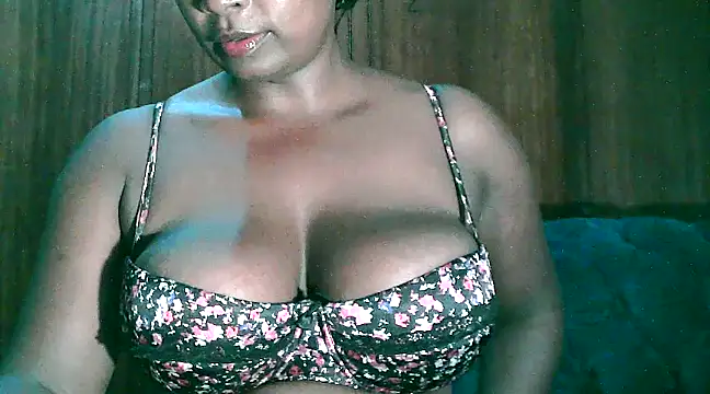 sweetchocolatebabe online show from January 3, 7:58 pm