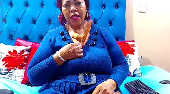 ebonycandy10 online show from December 28, 1:32 am