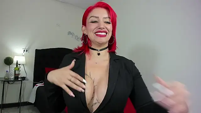 RedQueenMilf online show from January 4, 8:49 pm